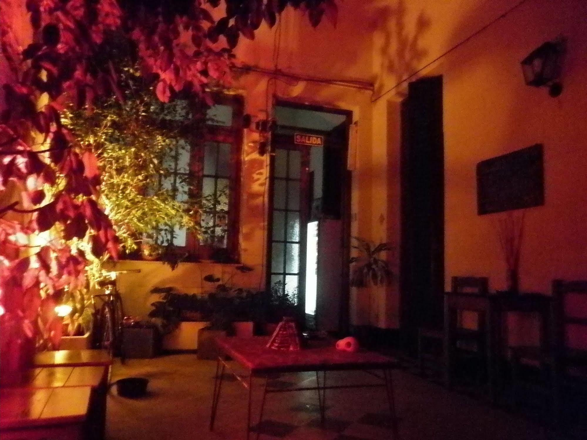 VI Luz Y Entre Hostel Buenos Aires Buitenkant foto