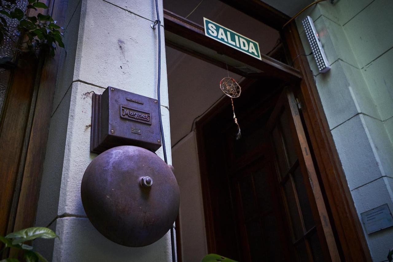 VI Luz Y Entre Hostel Buenos Aires Buitenkant foto
